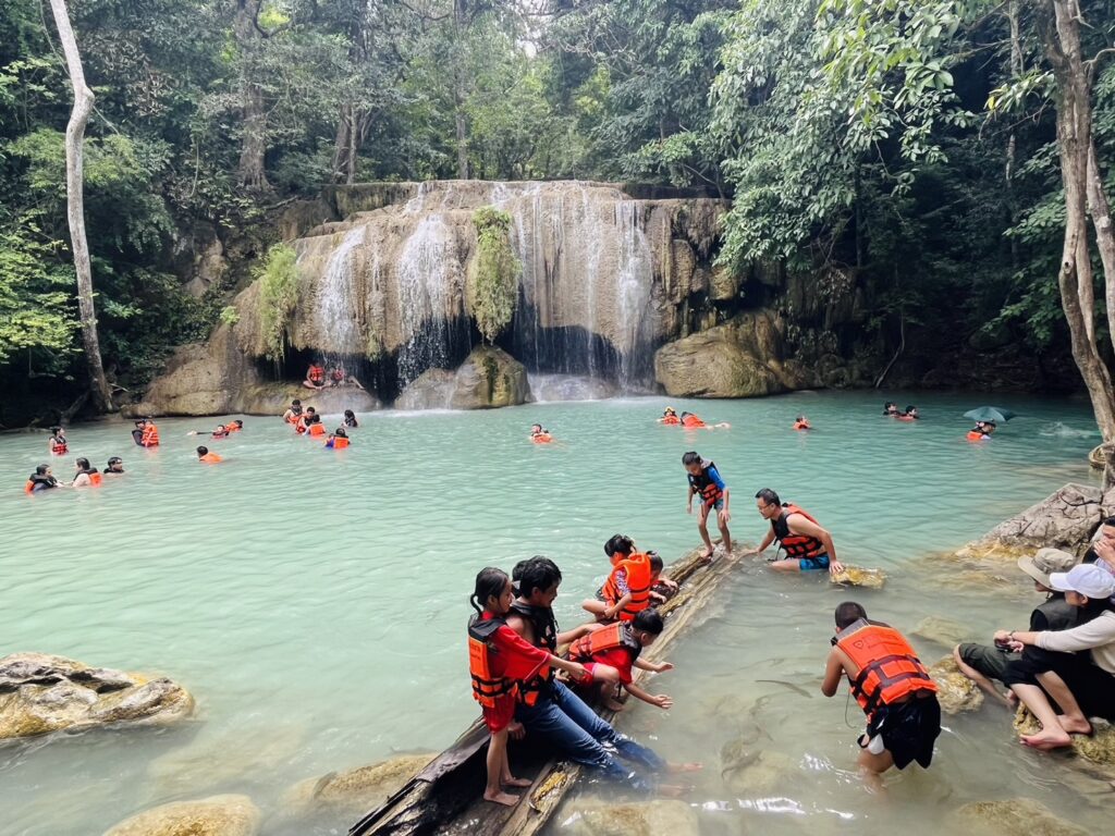 Erawan-waterfall kanchanaburi